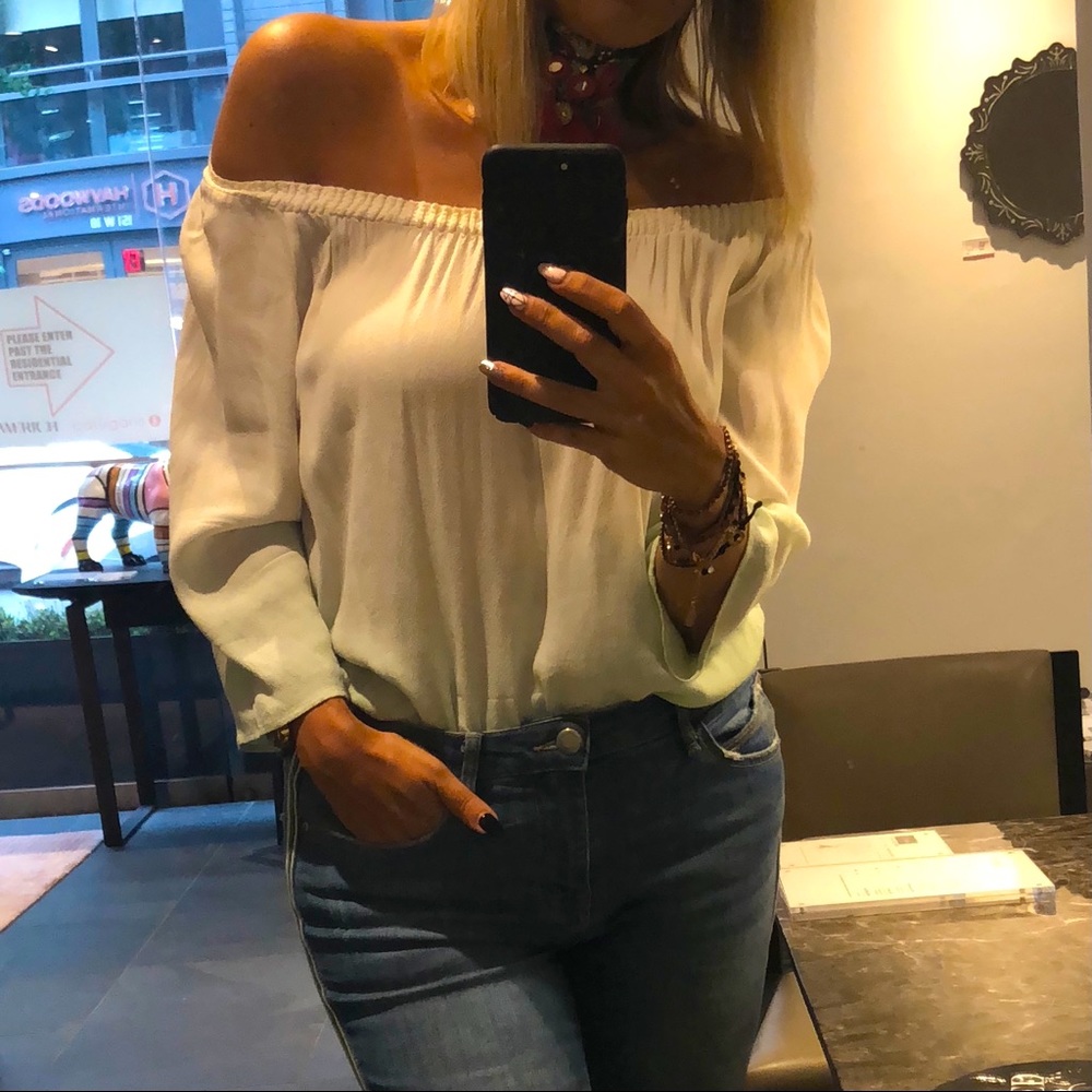 Off shoulder ombré top